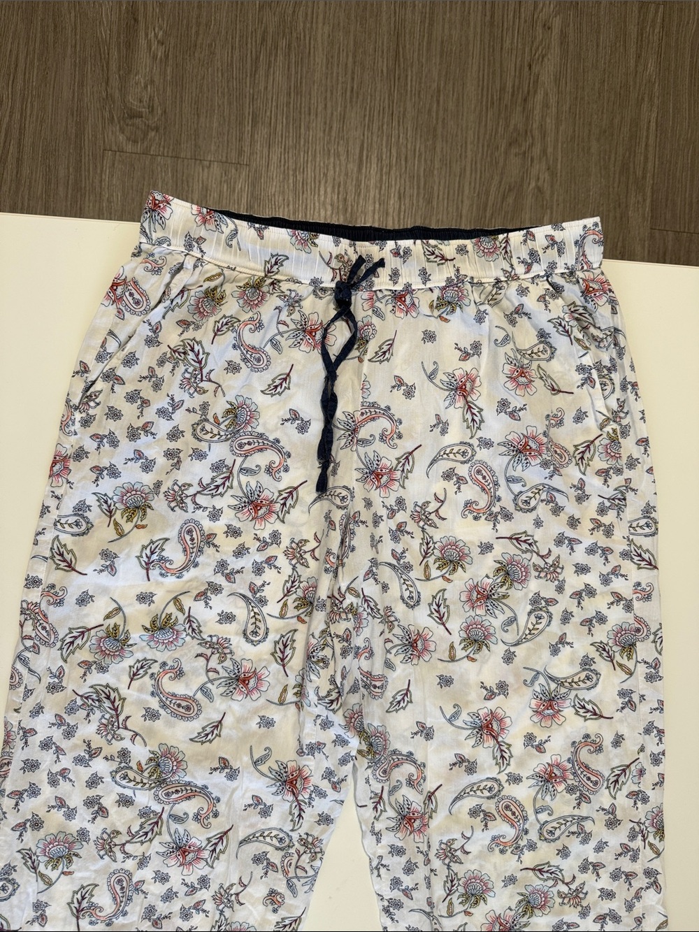 Victoria's Secret White Paisley Floral Lounge Pants with Black Drawstring Sz M - Picture 5 of 10